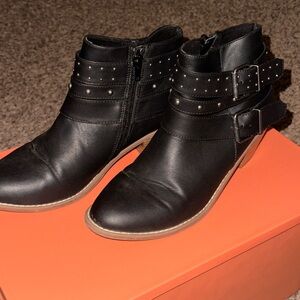 Rocket Dog Ankle Boot Black Women’s 8 Studs Zipper Belted Buckles Worn Twice